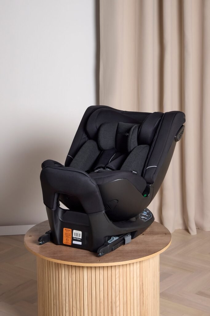Beemoo Rotate i-Size Autostol, Black Stone