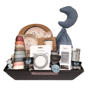 Gave til Babyshower – gavekurv med luksusforkælelse til far, mor og baby